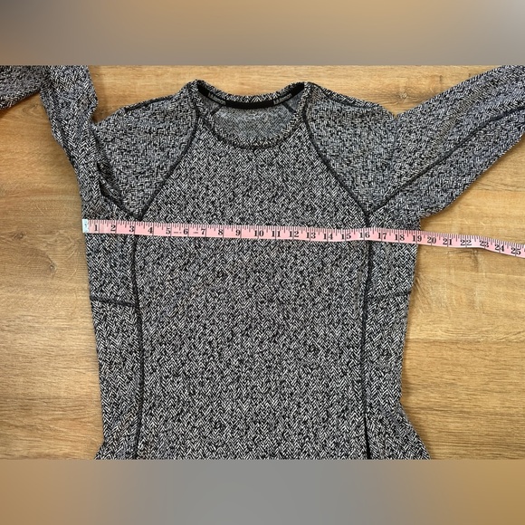 Lululemon Runderful Long Sleeve Size 10 Scattered Herringbone Black White - Picture 12 of 13